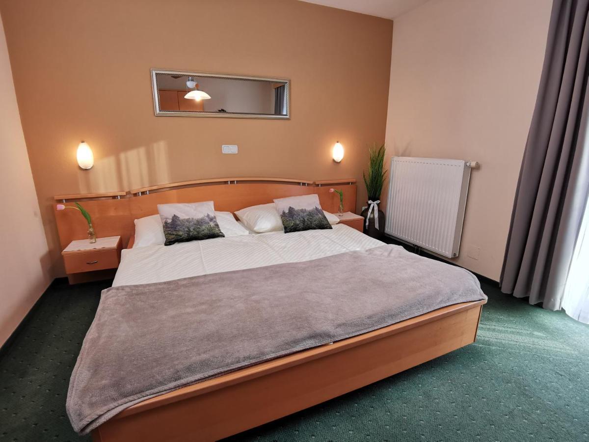 Hotel & Wirtshaus Hoedl-Kaplan Feldbach  Chambre photo
