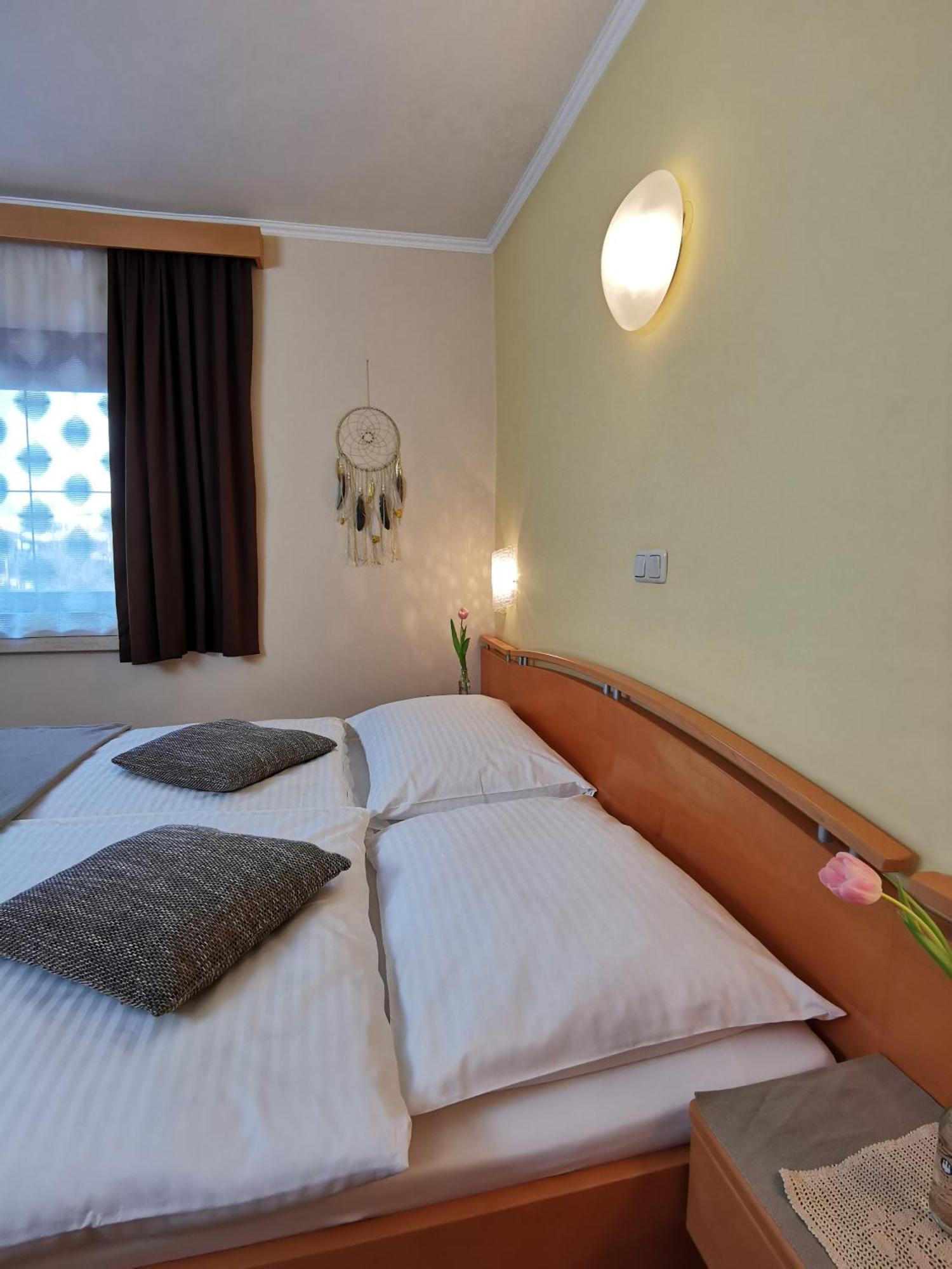 Hotel & Wirtshaus Hoedl-Kaplan Feldbach  Chambre photo